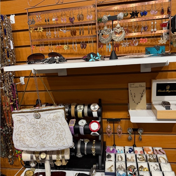 Assorted Jewelry Collection - Picture 3 of 14